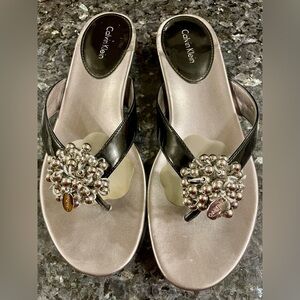 Calvin Klein Dellah Pearlized Patent Leather Black Sandals 8.5M